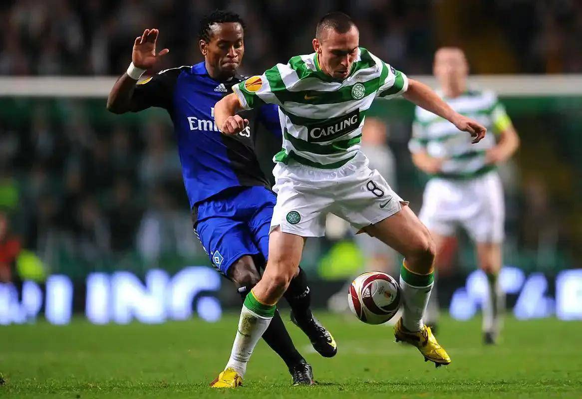 皇家社会发布备战花絮，冲刺阶段防线松动，欧联任务艰巨，年轻球员得到机会(欧冠巴黎对皇家社会)-kaiyun